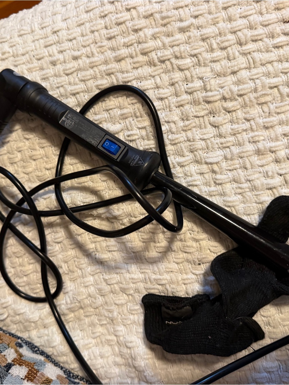 NuMe Black Curling Wand with Blue Power Switch